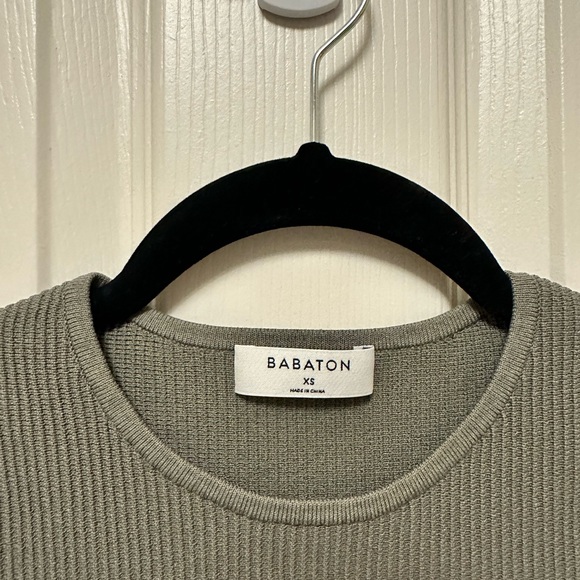 Aritzia, Babaton Sculpt Knit Rory Top in Olive Leaf Green - Picture 3 of 4